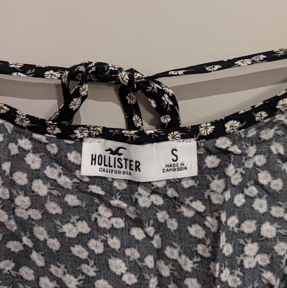 NWOT Floral Hollister crop top - Picture 3 of 3
